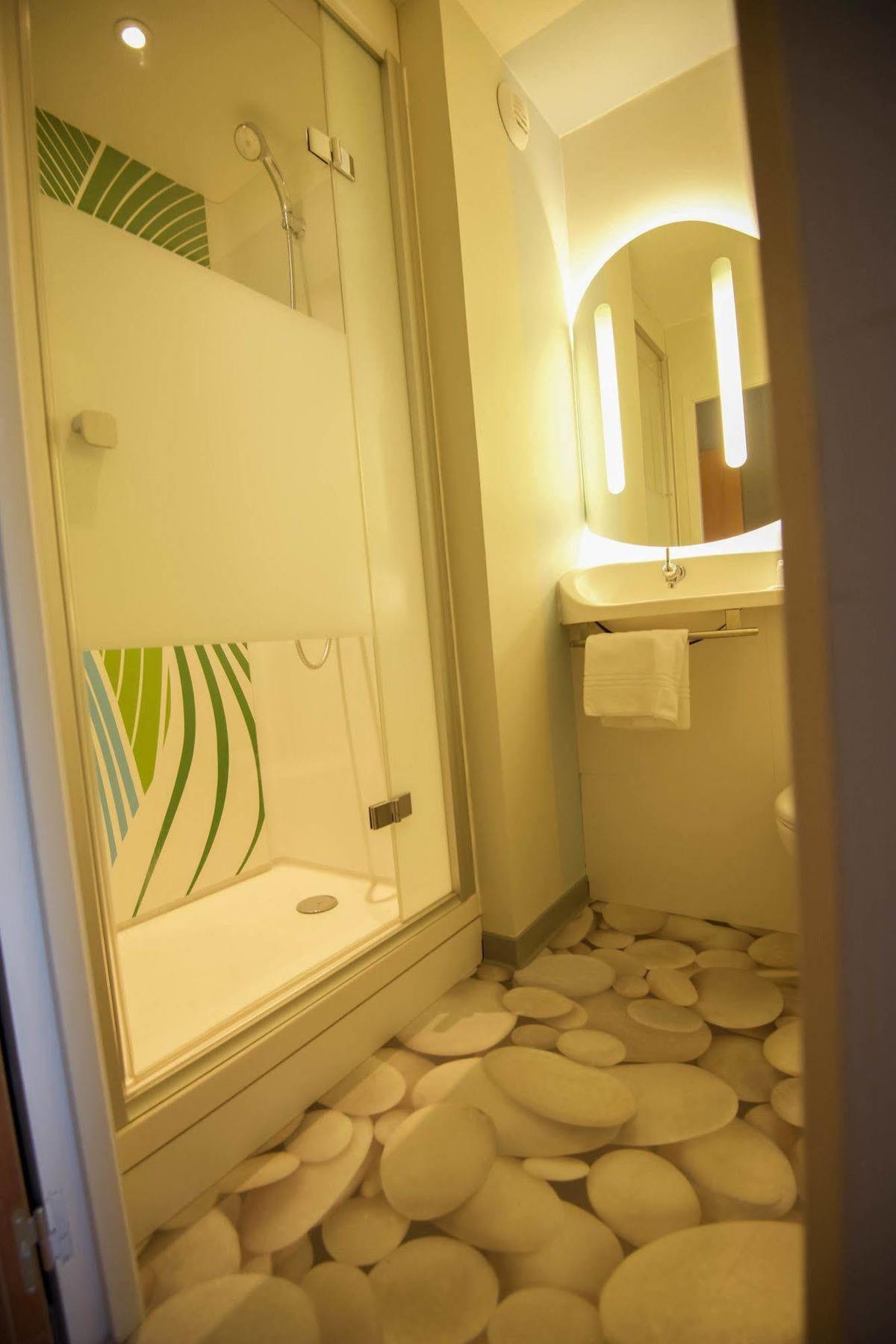 Ibis Budget Porte De Camargue Saint-Martin-de-Crau Exteriör bild