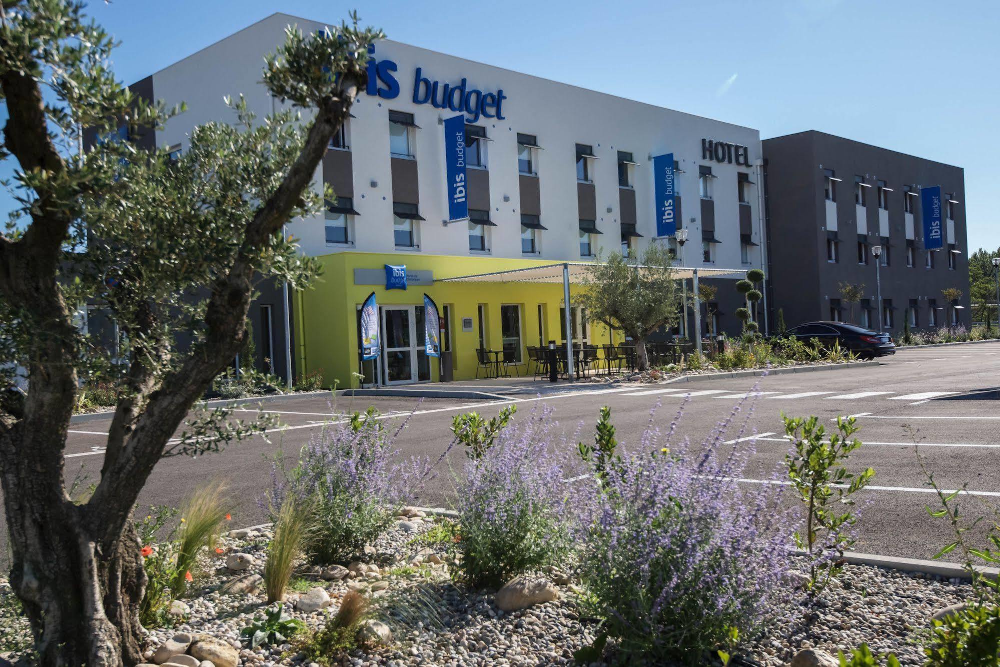 Ibis Budget Porte De Camargue Saint-Martin-de-Crau Exteriör bild